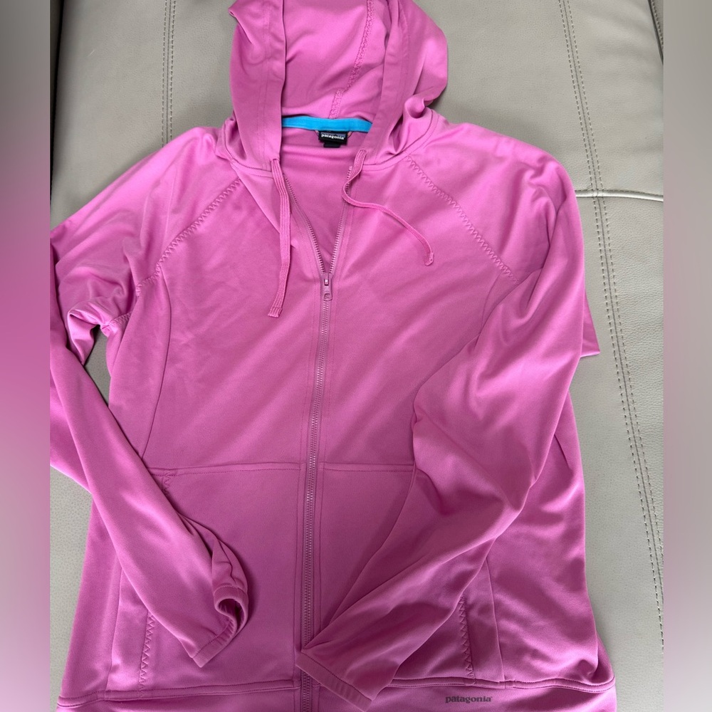 Large Pink Patagonia lightweight zip up jacket